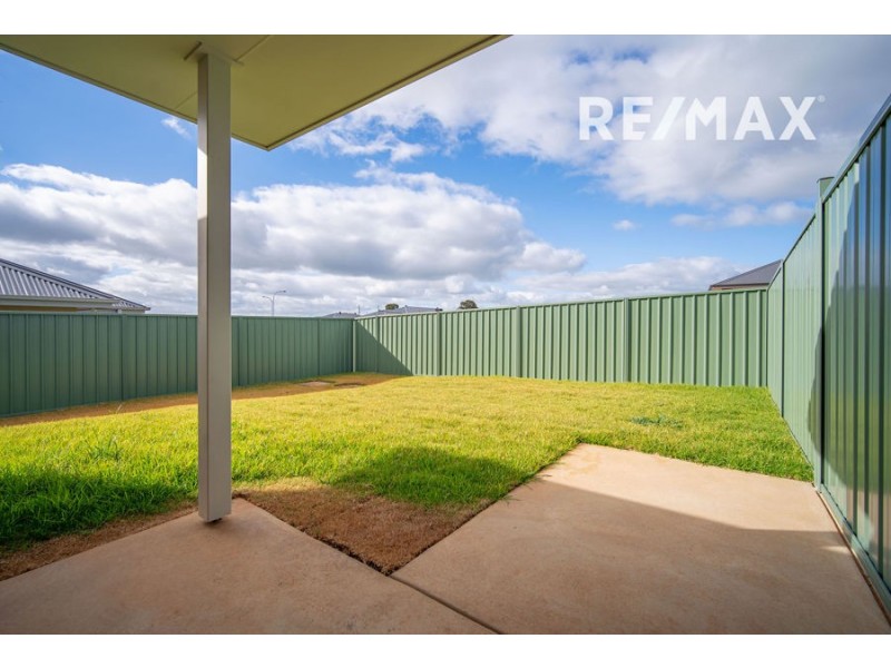 49 Paperbark Drive, Forest Hill NSW 2651