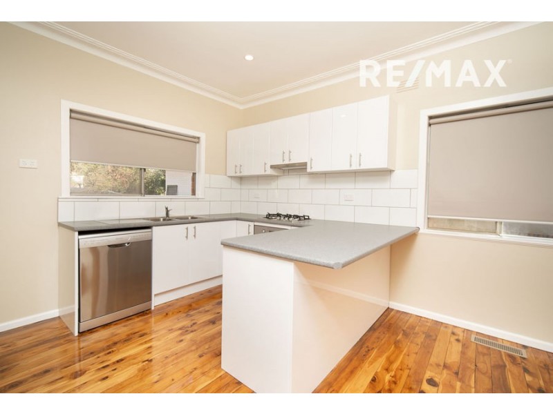 380 Lake Albert Road, Kooringal NSW 2650