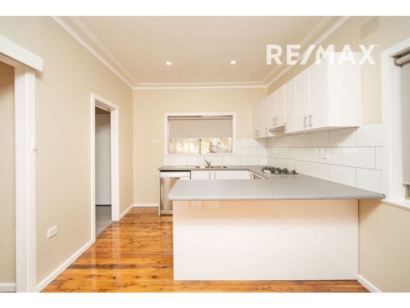 380 Lake Albert Road, Kooringal NSW 2650