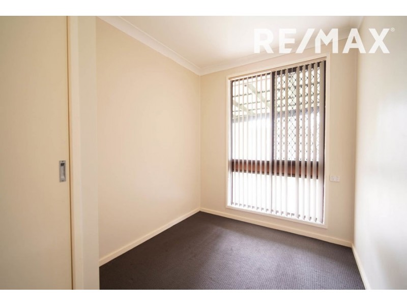 73 Ziegler Avenue, Kooringal NSW 2650