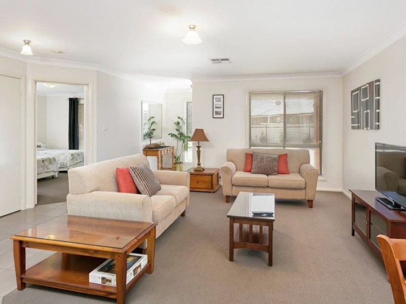 7/2-4 Macquarie Street, Mount Austin NSW 2650