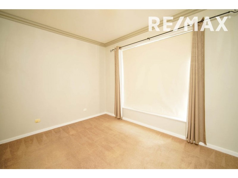 18 Huthwaite Street, Mount Austin NSW 2650