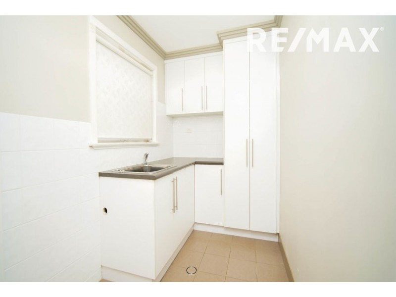 18 Huthwaite Street, Mount Austin NSW 2650