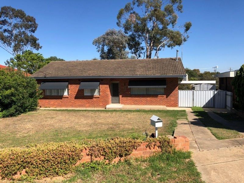 11 Moran Street, Tolland NSW 2650