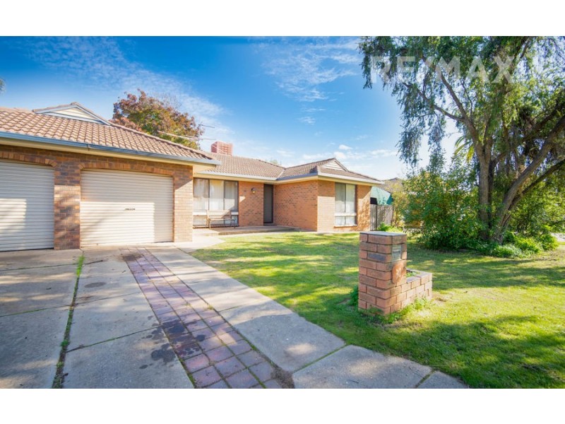 30 Undurra Drive, Glenfield Park NSW 2650