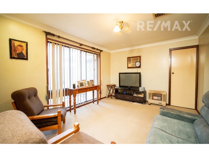 30 Undurra Drive, Glenfield Park NSW 2650