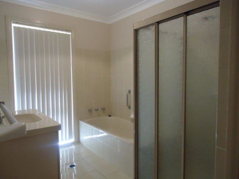 1/1 Overdale Drive, Bourkelands NSW 2650