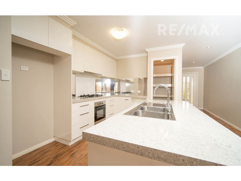 111 Strickland Drive, Boorooma NSW 2650