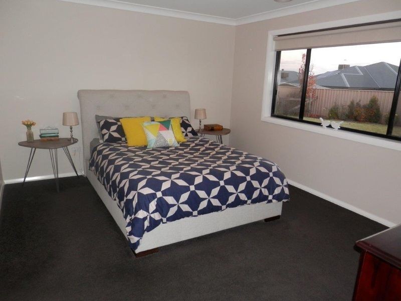 111 Strickland Drive, Boorooma NSW 2650