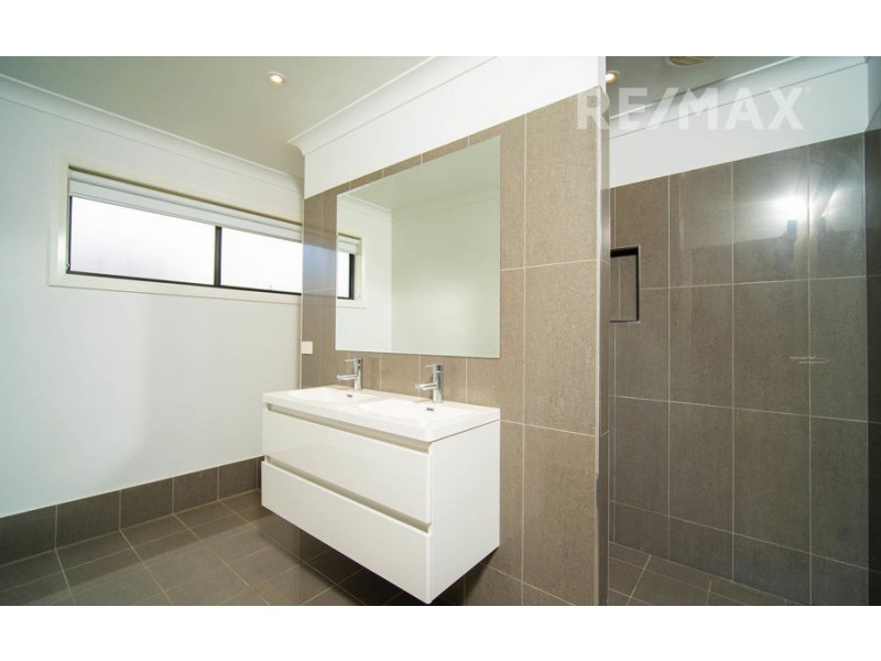 111 Strickland Drive, Boorooma NSW 2650