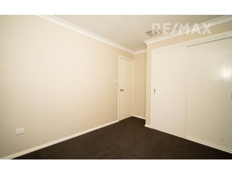 111 Strickland Drive, Boorooma NSW 2650