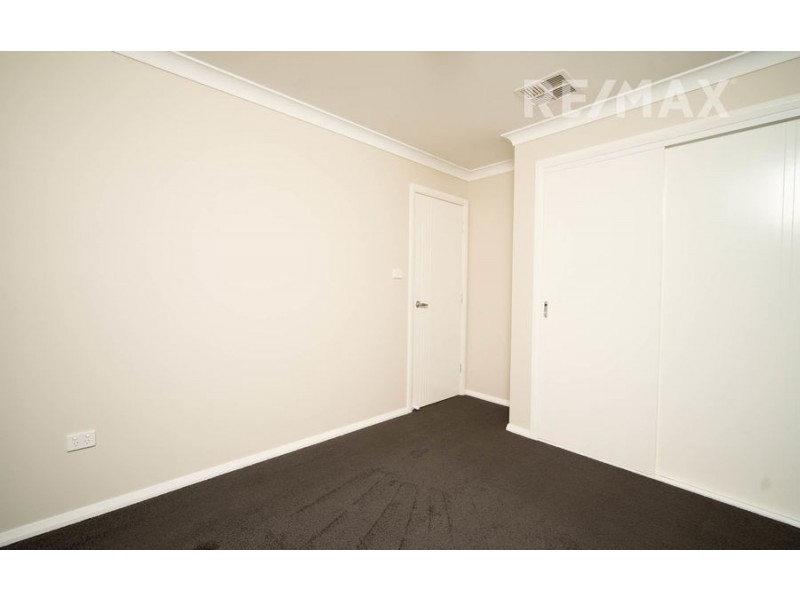 111 Strickland Drive, Boorooma NSW 2650