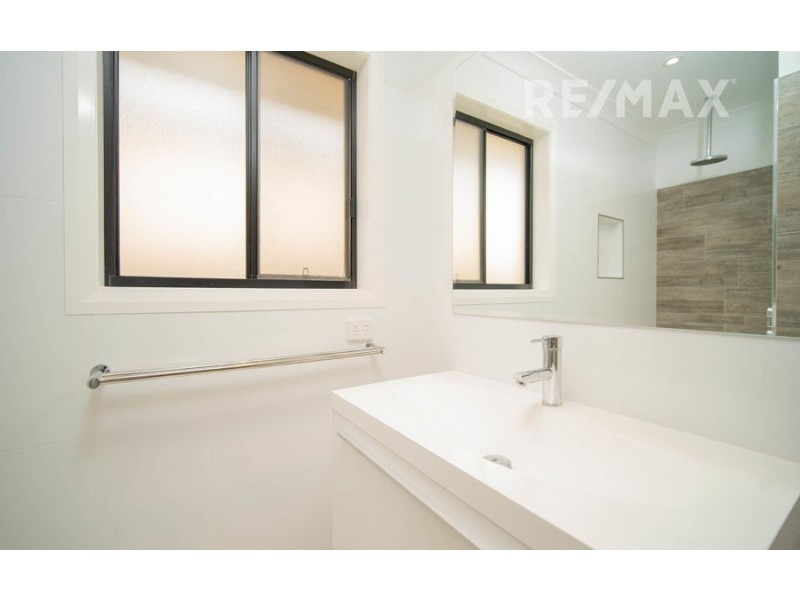 111 Strickland Drive, Boorooma NSW 2650