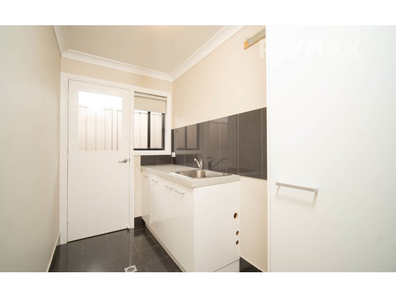 111 Strickland Drive, Boorooma NSW 2650