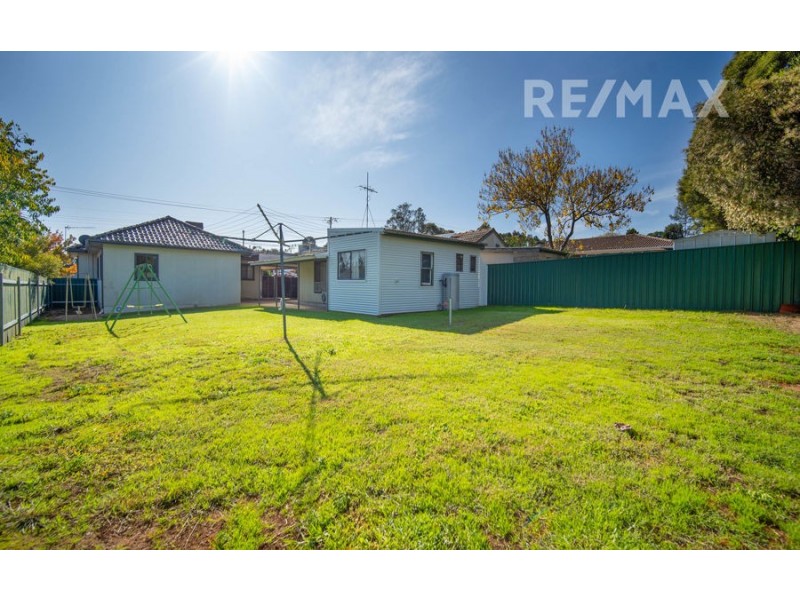 166 Fernleigh Road, Turvey Park NSW 2650