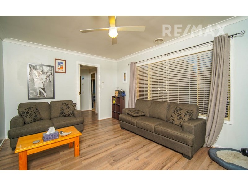 66 Balleroo Crescent, Glenfield Park NSW 2650