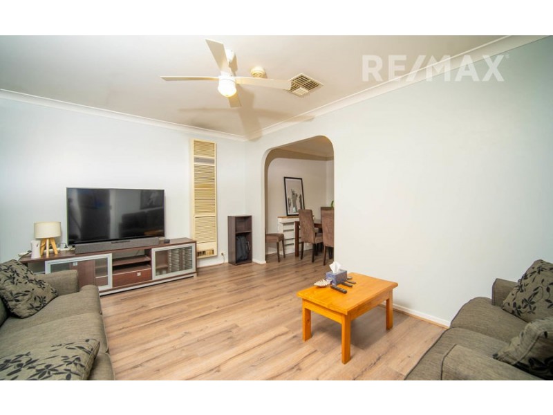 66 Balleroo Crescent, Glenfield Park NSW 2650