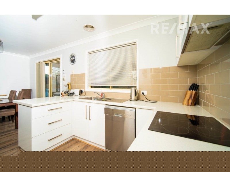 66 Balleroo Crescent, Glenfield Park NSW 2650