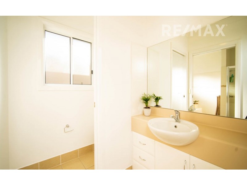 8 Cumberland Court, Tatton NSW 2650