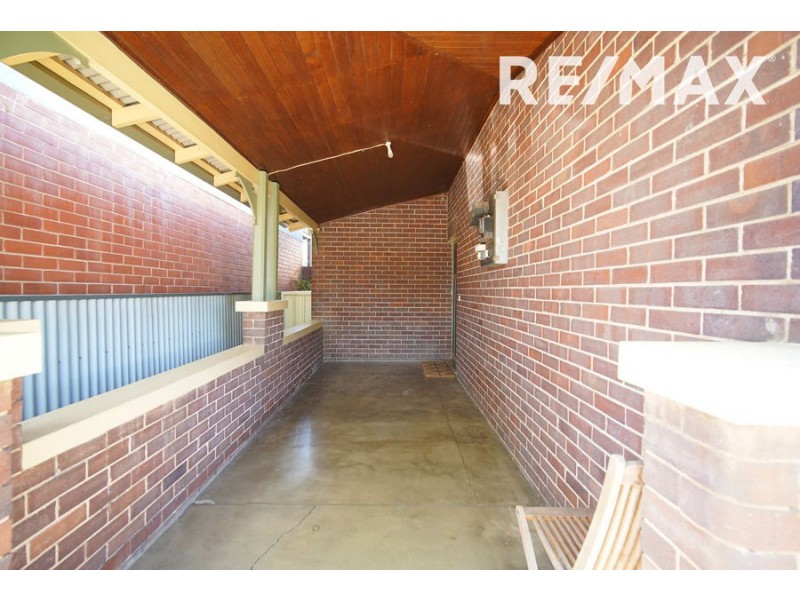 75 Docker Street, Wagga Wagga NSW 2650