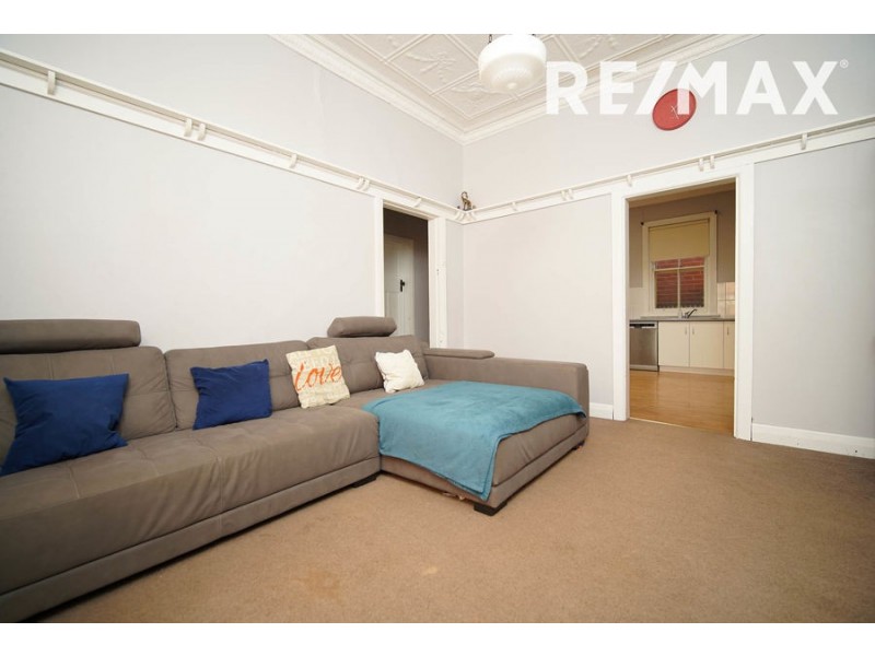 75 Docker Street, Wagga Wagga NSW 2650