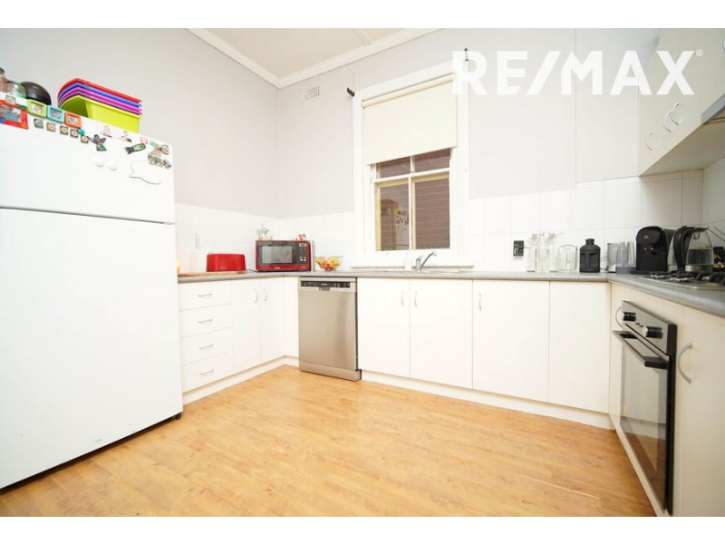 75 Docker Street, Wagga Wagga NSW 2650
