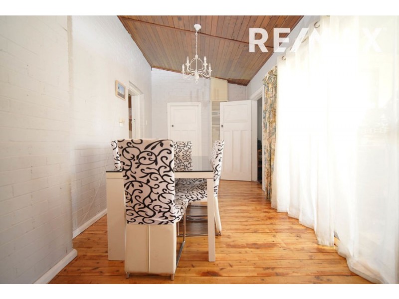 75 Docker Street, Wagga Wagga NSW 2650