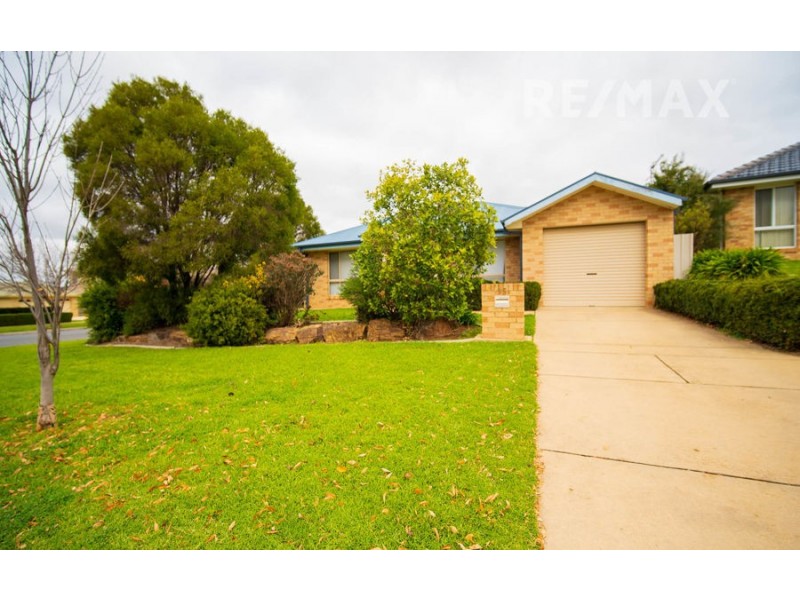 95 Atherton Crescent, Tatton NSW 2650