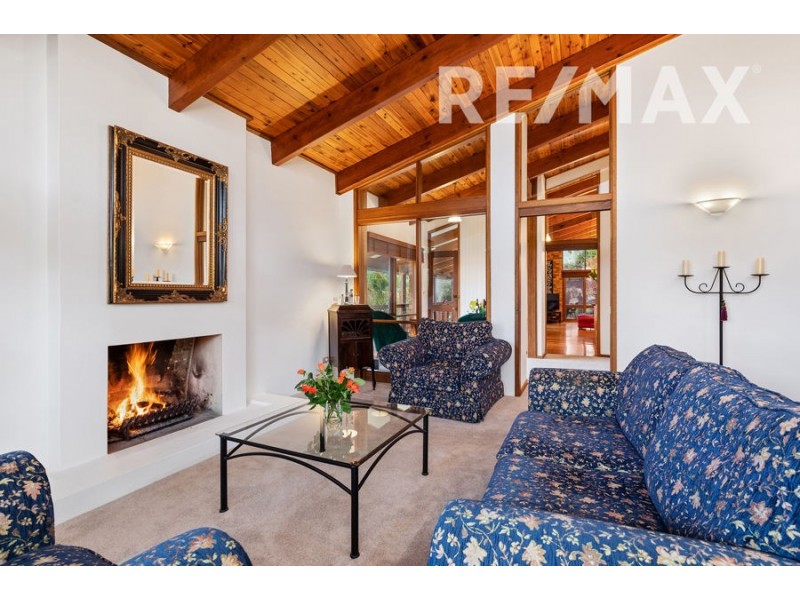 62 Churchill Avenue, Kooringal NSW 2650