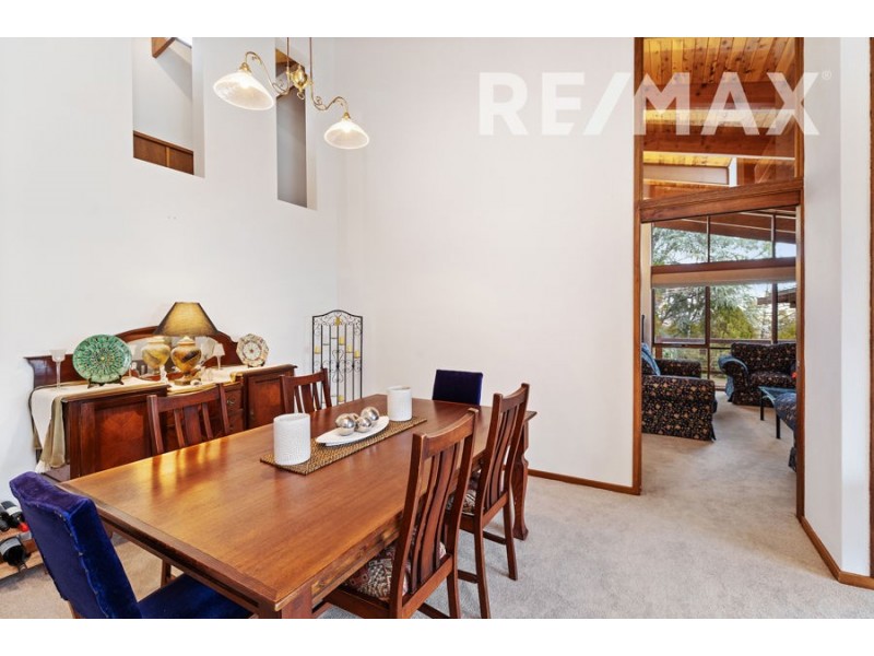 62 Churchill Avenue, Kooringal NSW 2650