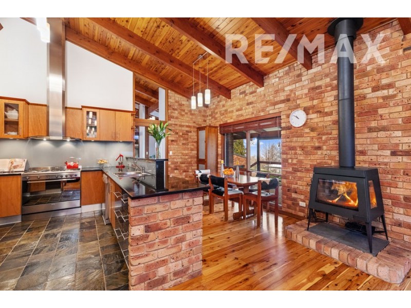 62 Churchill Avenue, Kooringal NSW 2650