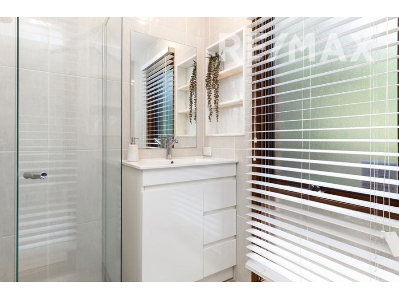 62 Churchill Avenue, Kooringal NSW 2650