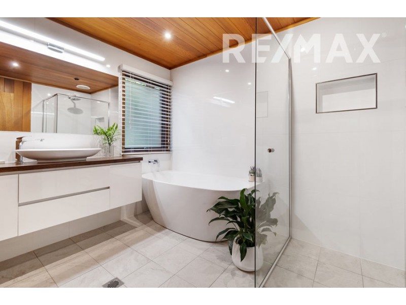 62 Churchill Avenue, Kooringal NSW 2650