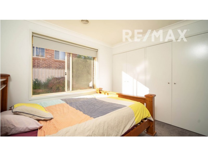 8 Randall Street, Kooringal NSW 2650