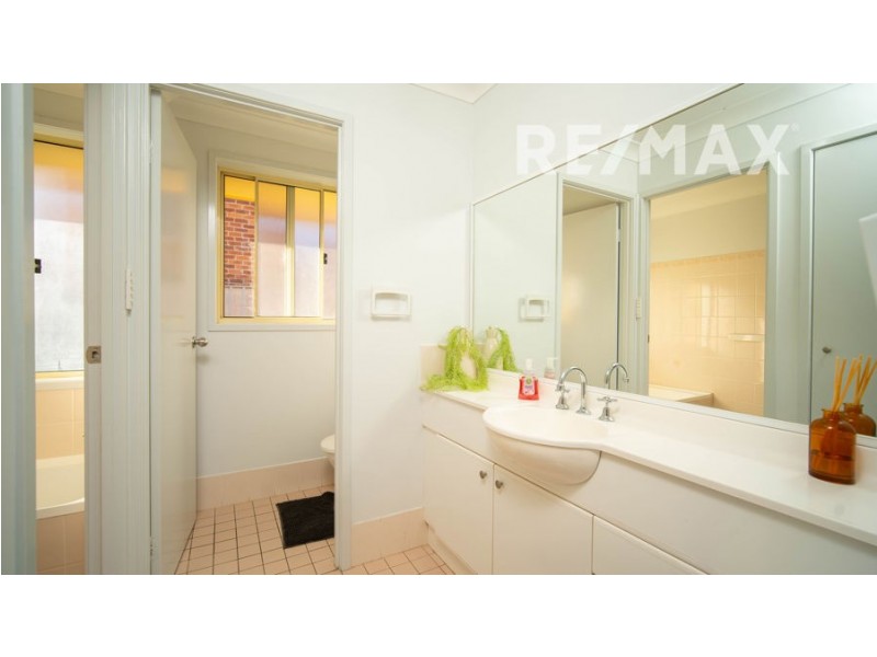 8 Randall Street, Kooringal NSW 2650