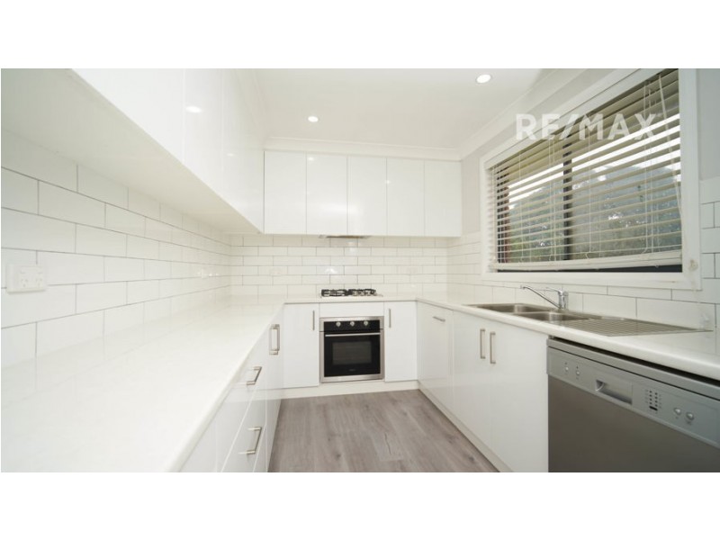 19 Forrest Street, Lake Albert NSW 2650