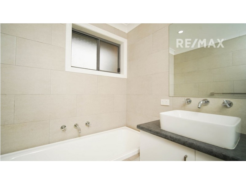 19 Forrest Street, Lake Albert NSW 2650