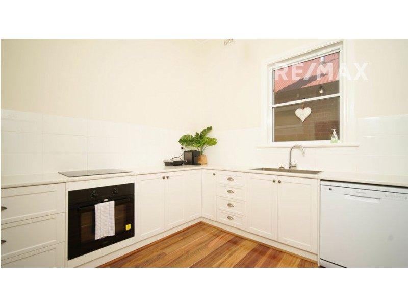 69 Simmons Street, Wagga Wagga NSW 2650