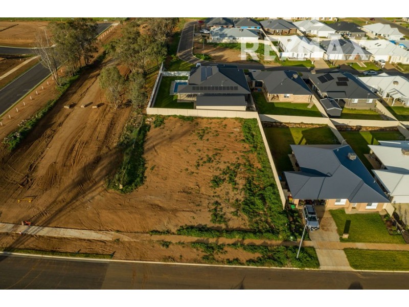 12 Jumbuck Drive, Gobbagombalin NSW 2650