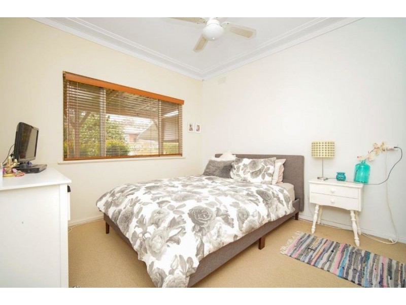 8 Waranga Avenue, Mount Austin NSW 2650