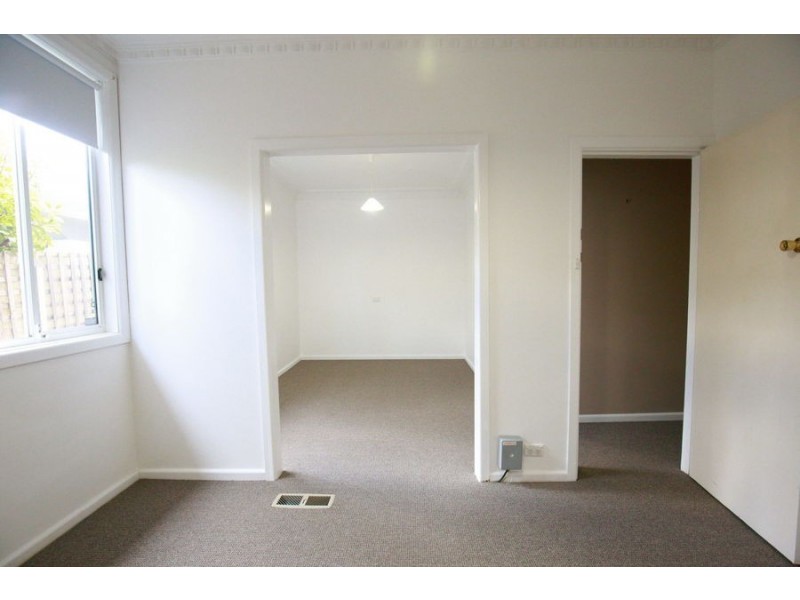 212 Lake Albert Road, Kooringal NSW 2650