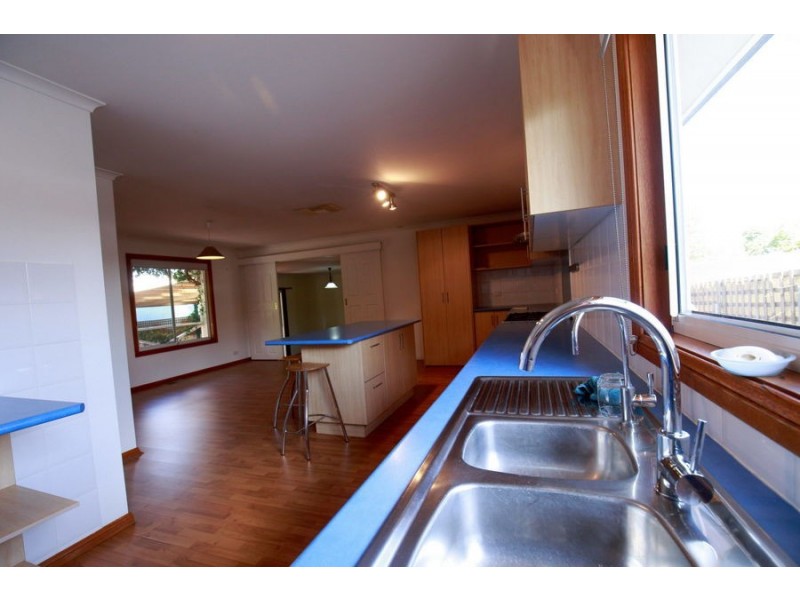 212 Lake Albert Road, Kooringal NSW 2650