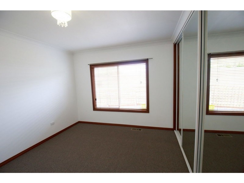 212 Lake Albert Road, Kooringal NSW 2650