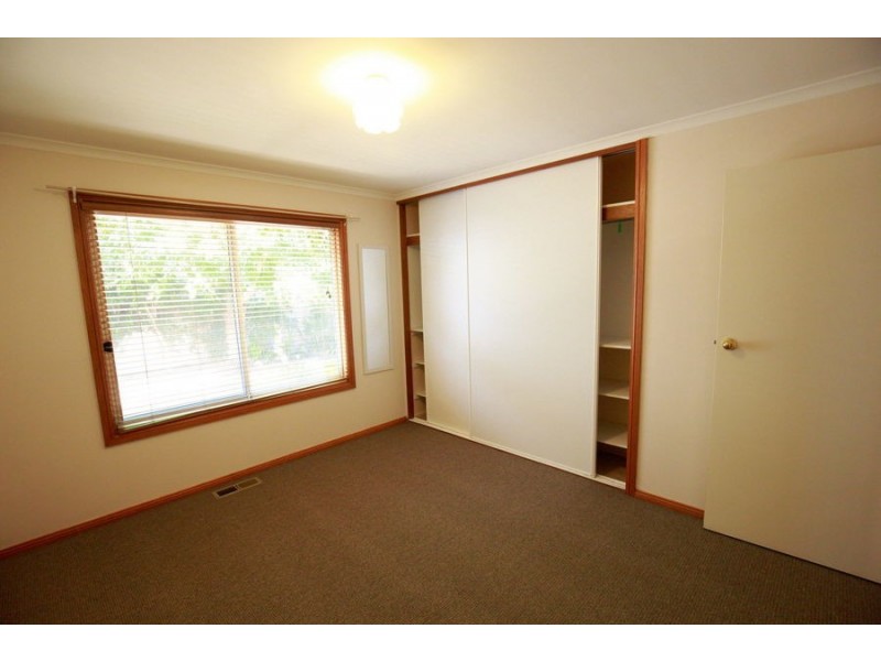 212 Lake Albert Road, Kooringal NSW 2650