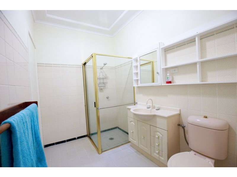 212 Lake Albert Road, Kooringal NSW 2650