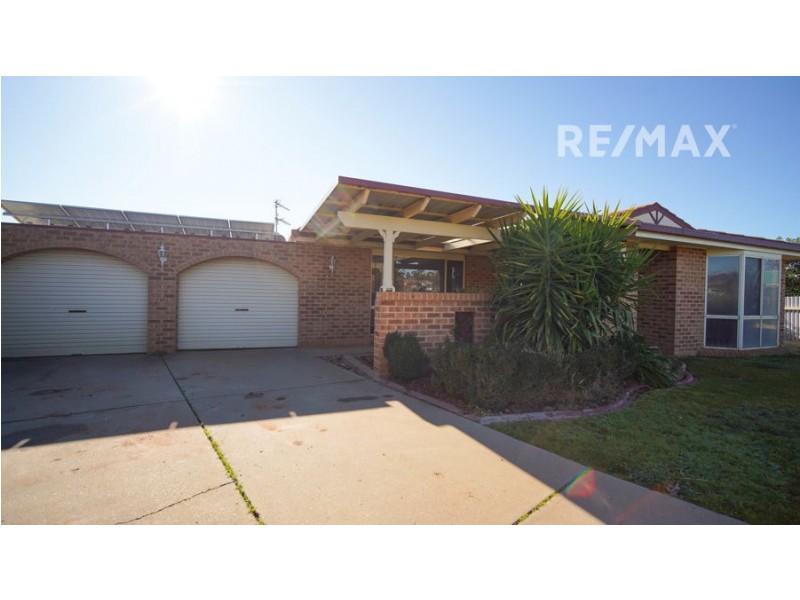 20 Langi Crescent, Glenfield Park NSW 2650