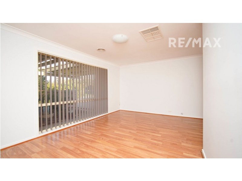 20 Langi Crescent, Glenfield Park NSW 2650