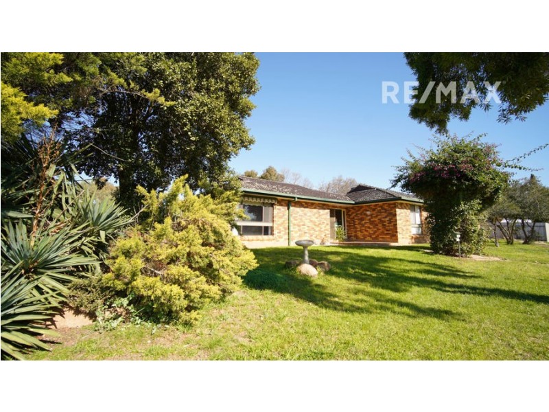 7 Binda Place, Ashmont NSW 2650