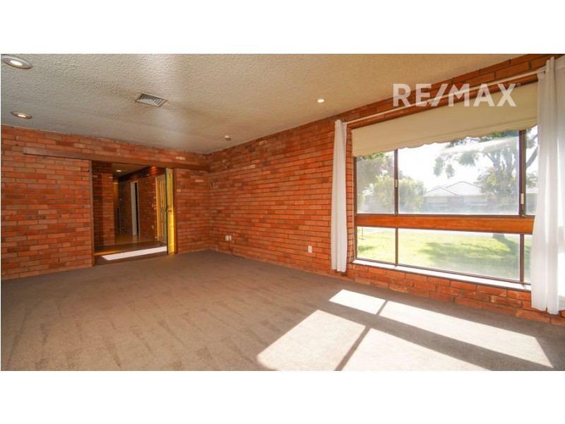 7 Binda Place, Ashmont NSW 2650