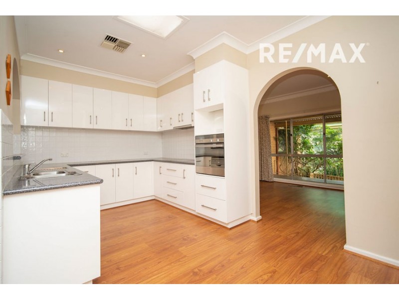 35 Beltana Avenue, Mount Austin NSW 2650